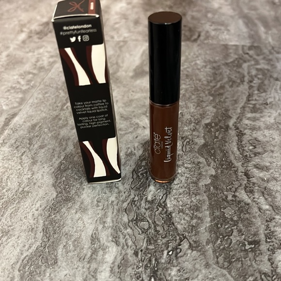Ciate London Liquid Velvet Matte Liquid Lipstick on Obsession - Picture 4 of 5